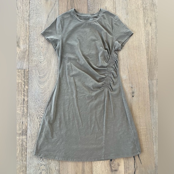 Universal Thread Dresses & Skirts - Universal Thread Medium Olive Green T Shirt Knit Dress Ruched Shirred Cotton